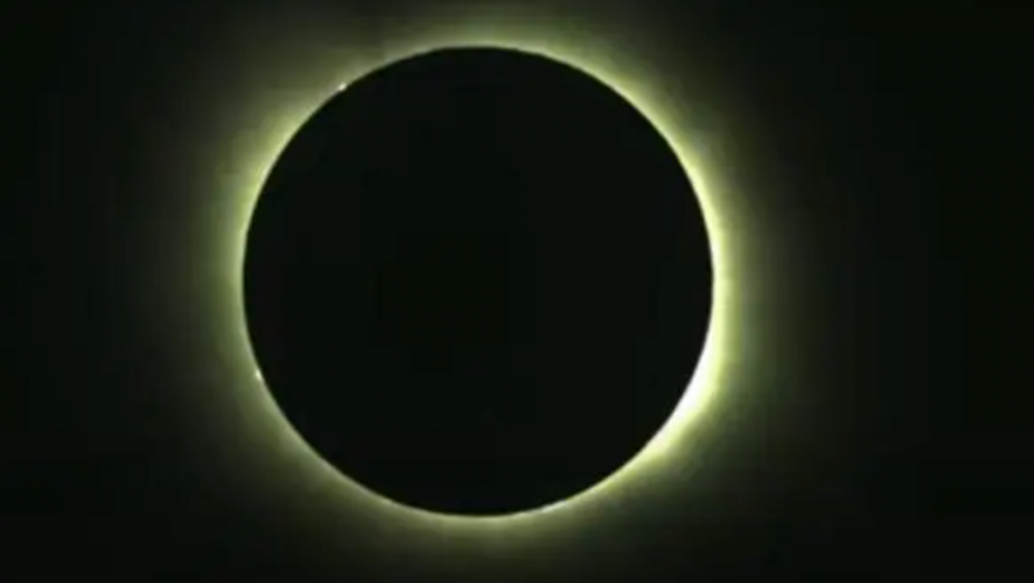POČELO POMRAČENJE SUNCA: Ljudi širom sveta gledaju NEVEROVATAN PRIZOR na nebu (VIDEO)