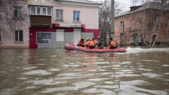 U RUSIJI SVE GORE Samo u jednoj oblasti poplavljeno 10.000 kuća, stigao i ministar za vanredne situacije (FOTO)