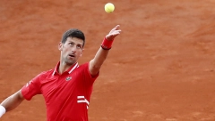 NOVAK JE INSPIRACIJA SVIMA Jedan od najvećih umova sveta priznao da se ugleda na Đokovića, jake reči uputio Srbinu