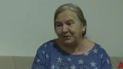 MUŽ JE NAPUSTIO, PA SAMA ODGAJA DETE Žena rodila ćerku sa 60 godina, a sada ima samo jednu želju (VIDEO)