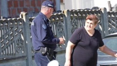 "NE ZNAM ŠTO SU MI POLICAJCI ODNELI SEKIRE, VALJDA DA SEKU DRVA" Bizarno ponašanje majke Dankinog ubice