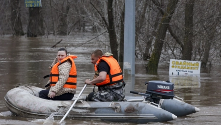 KATASTROFALNA POPLAVA U RUSIJI Ural se izlio iz korita, voda stigla do stambenih zgrada