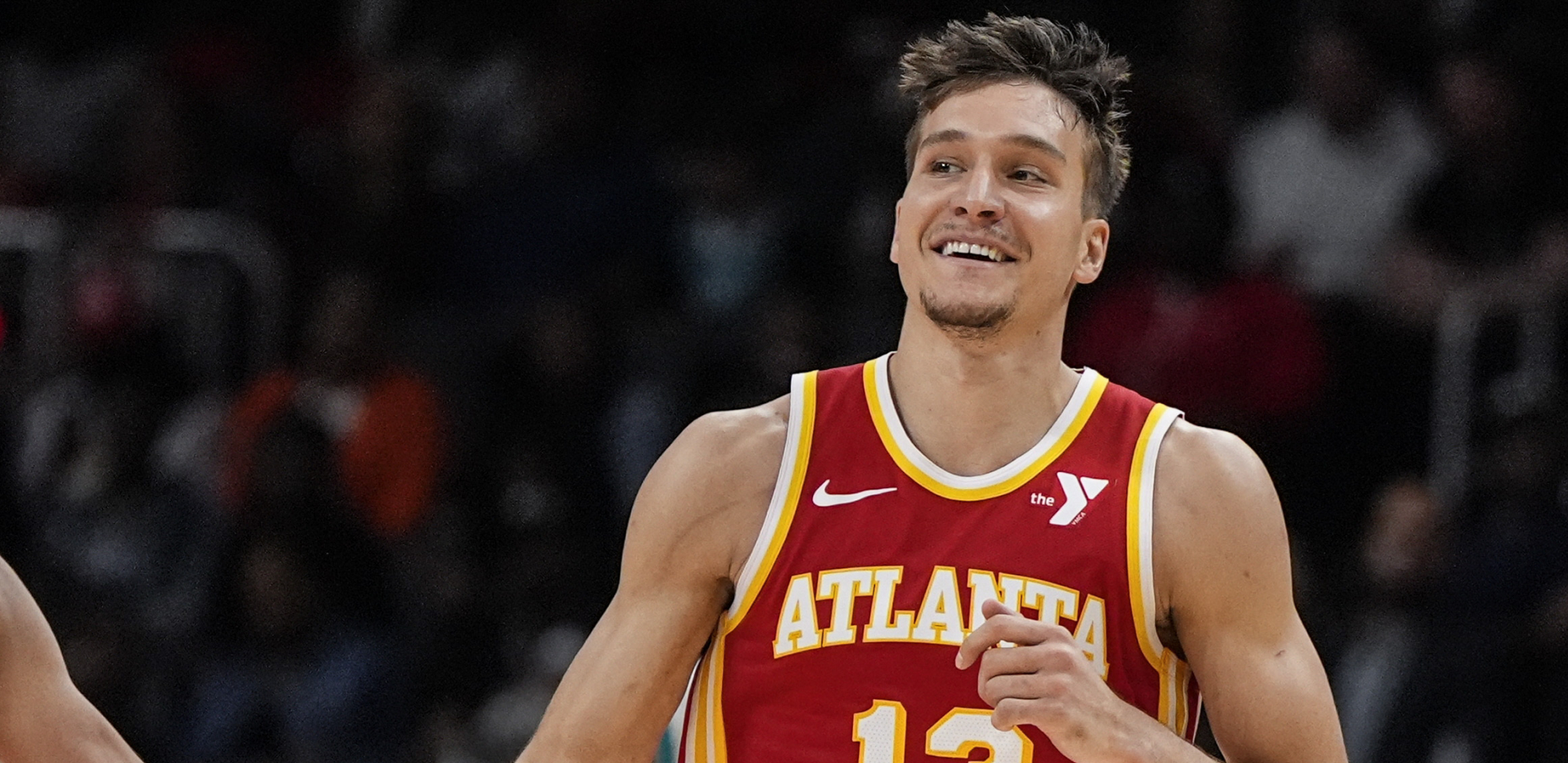 BOGDAN BOGDANOVIĆ UHVAĆEN SA DEVOJKOM! Isplivao snimak sa zgodnom brinetom, košarkaš u zanosu