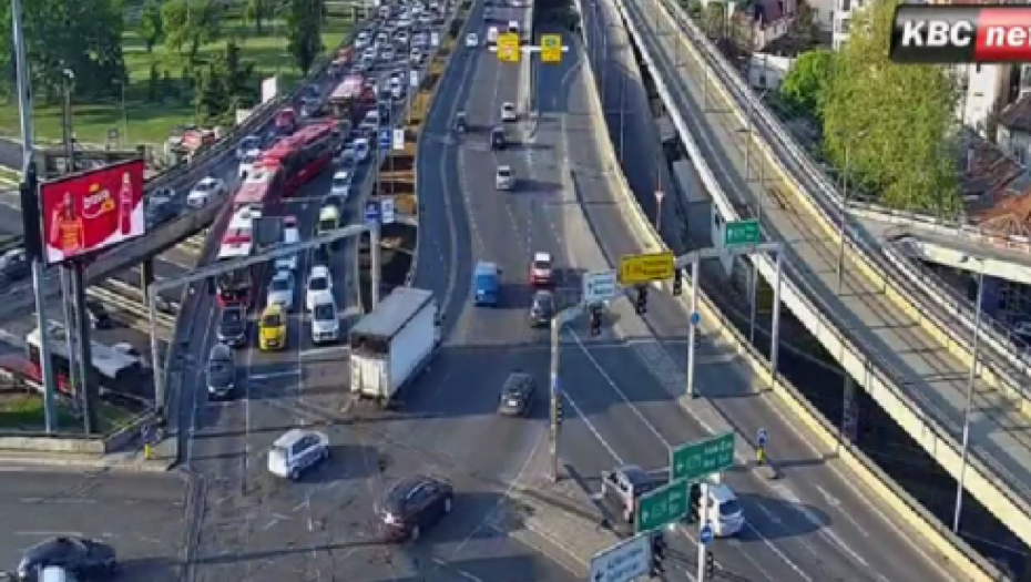 NA MOSTOVIMA JUTROS - KOLAPS!  Jutarnji špic paralisao delove Beograda - TUDA NIKAKO NEMOJTE