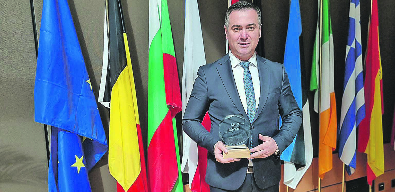 VRNJAČKA BANJA DOBILA PRESTIŽNU NAGRADU U BRISELU Đurović odlikovan zbog podrške Romima