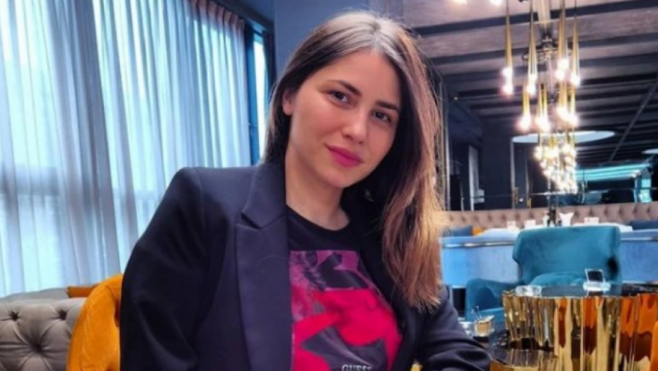 KO JE VODITELJKA KOJA JE DALA OTKAZ NA PINKU? Imala saobraćajku dok je vozila decu u vrtić, doživela tešku porodičnu tragediju