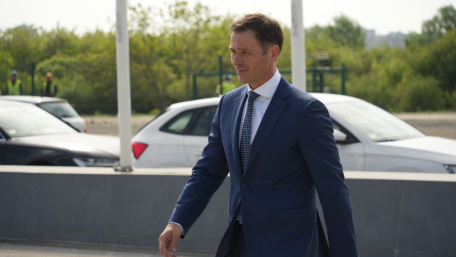 TBM MAŠINA POČINJE DA BUŠI SLEDEĆE GODINE Beogradski metro dobija konture, ministar Mali obišao radove na Makiškom polju (VIDEO)