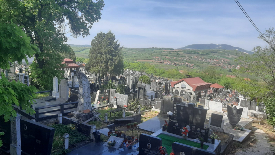 BLIZNAKINJE IZ SOMBORA TRAŽILE EKSHUMACIJU Iza gastarbajtera iz Nemačke ostali milioni, tvrde da im je on otac