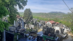 BLIZNAKINJE IZ SOMBORA TRAŽILE EKSHUMACIJU Iza gastarbajtera iz Nemačke ostali milioni, tvrde da im je on otac