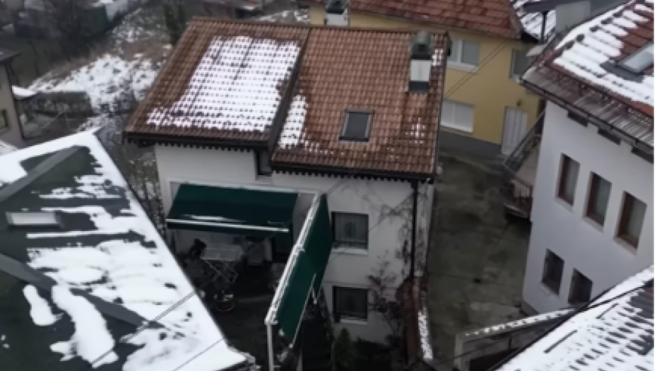 IMA MILIONE, A ŽIVI U SKROMNOJ KUĆI Najbogatiji domaći pevač se odrekao luksuza, niko ne veruje da je ovo njegov dom!