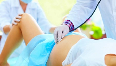 TRUDNICI PUKAO VODENJAK, NA POROĐAJ STIGLA SA POLICIJSKOM PRATNJOM Scena kao na FILMU, na putu do bolnice ih zaustavile TRI PATROLE (VIDEO)