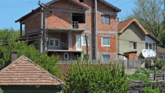 SIN MU UBIO DANKU, ON KUKA ZA BAŠTOM Komšije otkrivaju kako se ponaša otac osumnjičenog za ubistvo devojčice (FOTO)