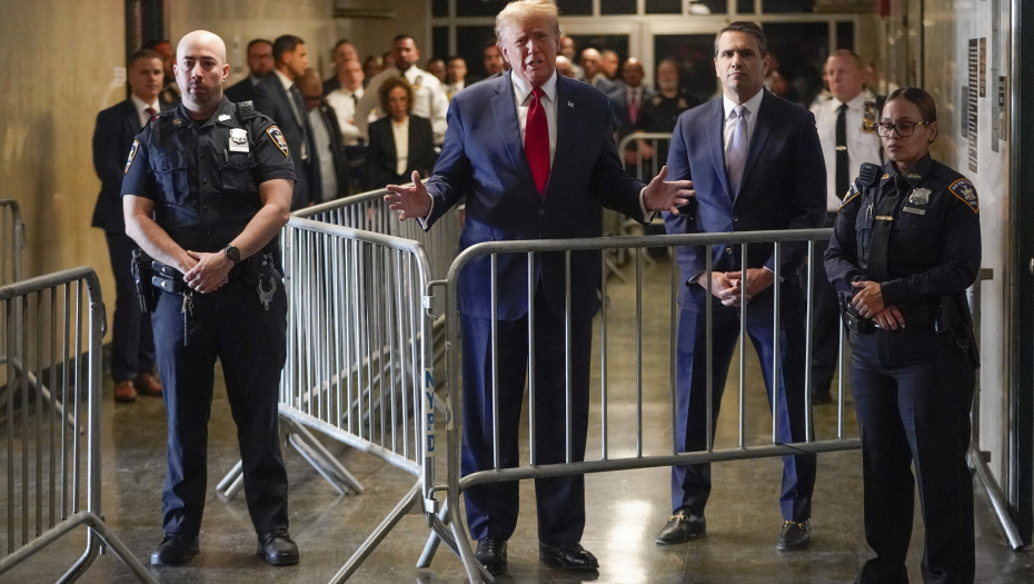 PRVO SUĐENJE AMERIČKOM PREDSEDNIKU U ISTORIJI Tramp pred sudom u Njujorku