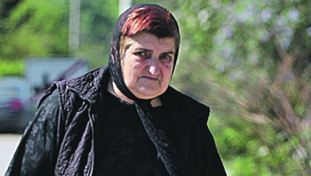 PRVI SUSRET: DEJAN DRAGIJEVIĆ IZ ZLOTA, OSUMNJIČEN ZA UBISTVO DANKE ILIĆ, VIDEO MAJKU KOD TUŽIOCA Majka osumnjičenog, kao privilegovani svedok, nije dala izjavu