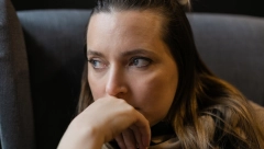 "MAJKA ME JE OSTAVILA JER SAM INVALID"  Otišla je, a poruka koju je namenila sopstvenoj ćerci sledila je svima krv u žilama