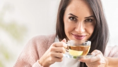 SKINITE STOMAK BEZ DIJETE Jedna šolja ovog čaja dnevno, istopiće salo, plus će smiriti živce!