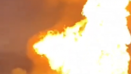 EKSPLODIRAO GASOVOD U UKRAJINI Asfalt se topi, plamen je visok oko 70 metara (VIDEO)