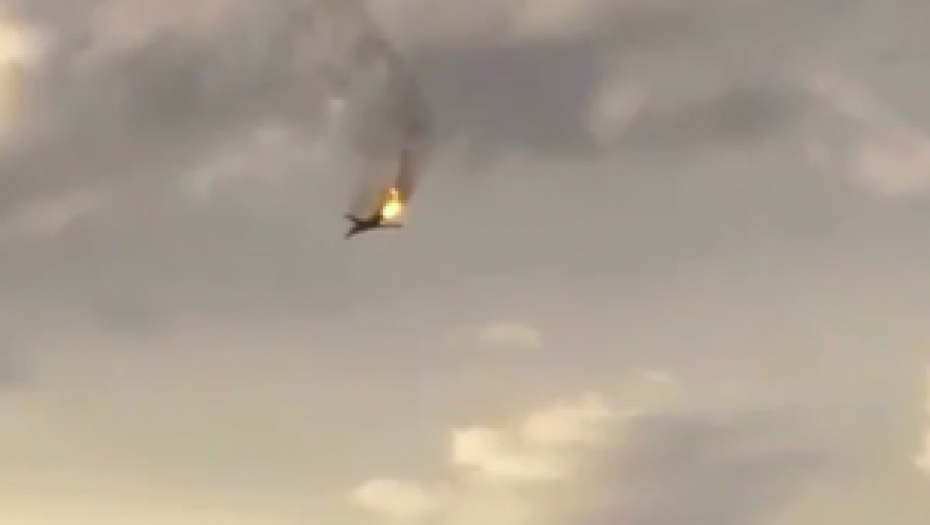 SNIMAK PADA RUSKOG BOMBARDERA Piloti su se katapultirali (FOTO/VIDEO)