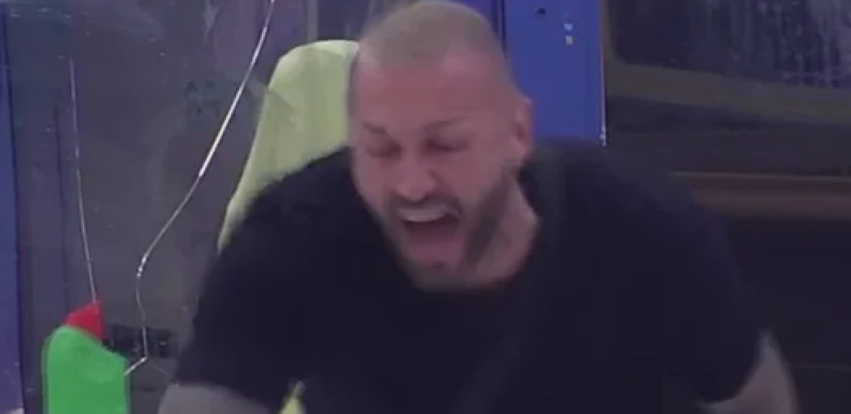 ŠA ČUO DA MIONA HOĆE DA RASKINE, PA DOŽIVEO NERVNI SLOM Niko ne može da ga obuzda, napravio potpuni haos!