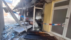 ODJEKNULA SNAŽNA EKSPLOZIJA U ČAČKU Požar "progutao" knjigovodstvenu agenciju (FOTO)