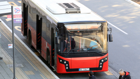 NAPADNUT VOZAČ GSP Na njega nasrnuo pobesneli putnik