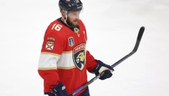 POZNATI RUSKI HOKEJAŠ SE POKAJAO Hteo bih na ručak i pivo s Novakom, ali je on vegan