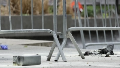 PREŽIVEO MUŠKARAC KOJI SE ZAPALIO ISPRED SUDA TOKOM SUĐENJA TRAMPU Evo u kakvom je stanju (FOTO)