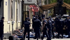 PRIVEDEN VELIKI BROJ LICA Ovo su prve fotografije i snimci hapšenja huligana posle strašne tuče u centru Beograda