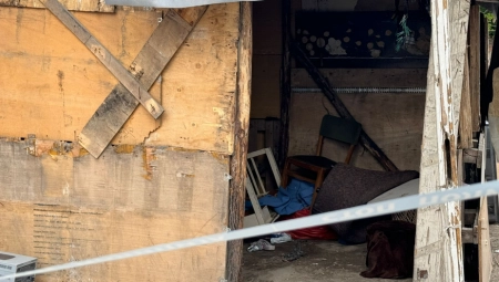 ALO! NA LICU MESTA HORORA U NOVOM SADU Muž izbo ženu pa pokušao suicid, troje male dece ostalo bez majke (FOTO/VIDEO)