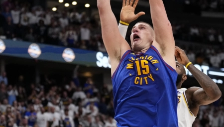 DŽOKER "LOMIO" OBRUČ Nikola radio šta je hteo protiv Lejkersa, Džejms će dobro zapamtiti ovaj potez Srbina (VIDEO)