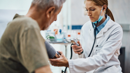 ZNATNO SE POVEĆAO BROJ PACIJENATA SA MOŽDANIM UDARIMA! Oglasili se iz bolnice, evo ŠTA je uzrok!