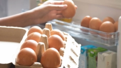 ŠTA RADITI KADA JAJIMA PROĐE ROK TRAJANJA? Stručnjak objašnjava da li smeju da se jedu i kada se javlja salmonela