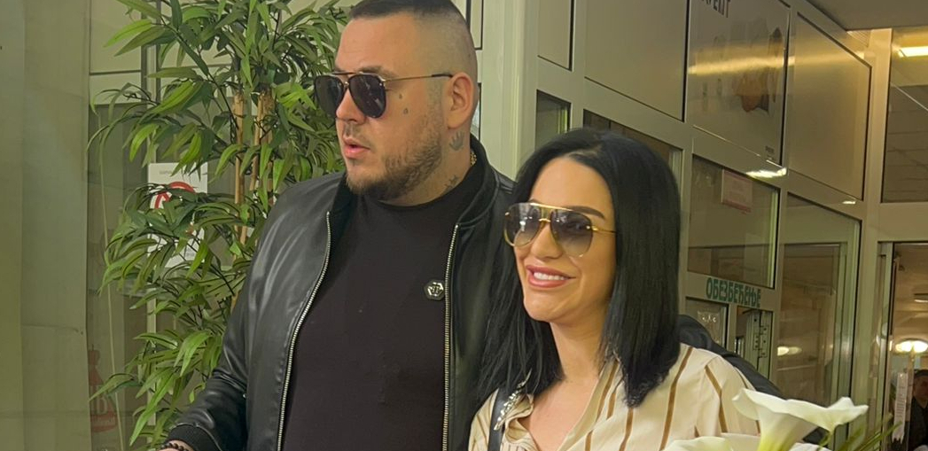 "NE ZNAM ŠTA ĆE SE DALJE DEŠAVATI" Prva izjava Aleksandre nakon izlaska iz porodilišta, Filip častio muzičare