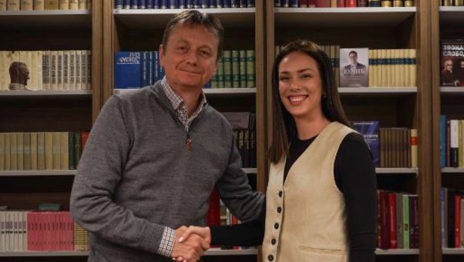 Tijana Bogdanović se pridružila Srpskoj naprednoj stranci