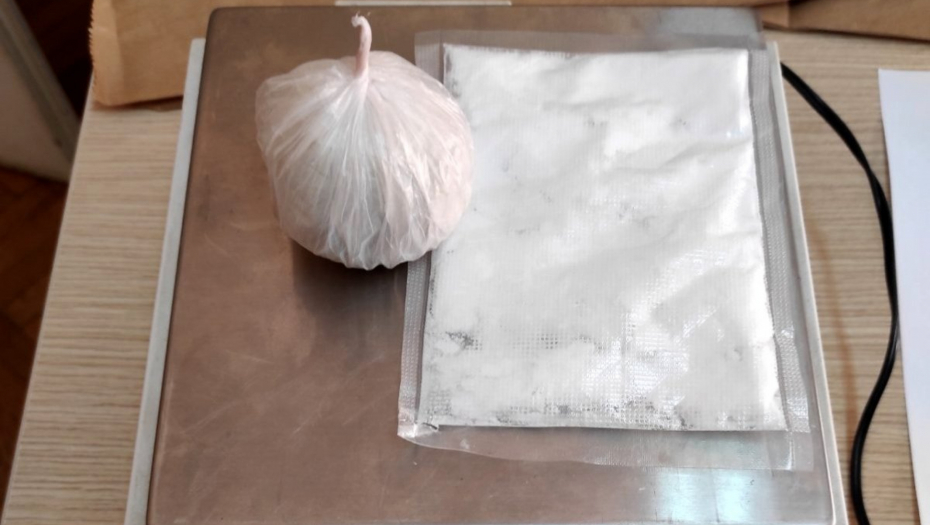 HAPŠENJE U SREMSKOJ MITROVICI   Policija kod muškarca pronašla dva kilograma i 38 grama droge