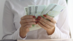 SAMO OVAKAV NOVČANIK PRIVLAČI NOVAC Nije važna boja, već oblik i obavezno ovo stavite unutra za izobilje