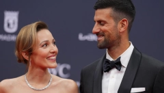SVE OČI UPRTE U ŽENU NOVAKA ĐOKOVIĆA! Jelena napravila haos na dodeli nagrada, otkriveno i koliko košta haljina