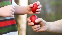 PRIPREMITE SE ZA USKRS NA VREME Pobedite u tucanju jajima pomoću ovih trikova, i to pošteno!