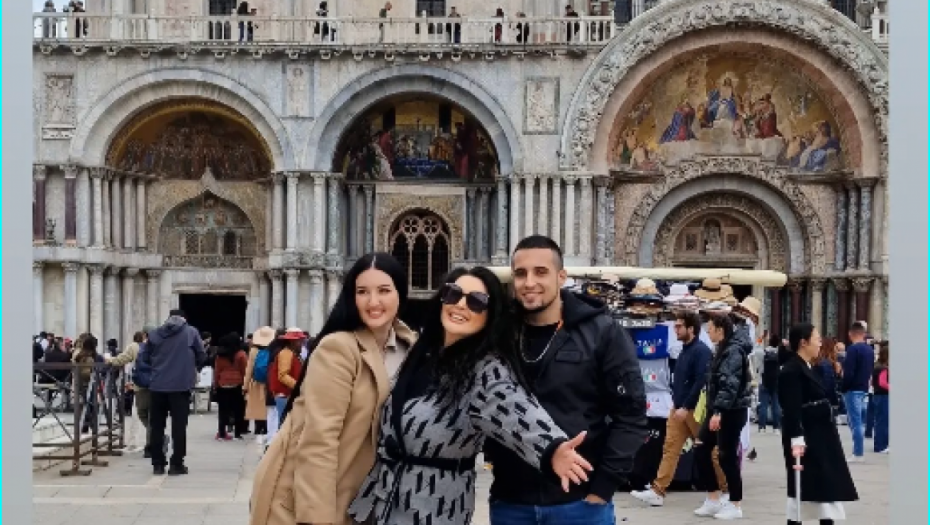 DRAGANA PRIZNALA ŠTA SU JE DECA PITALA U JEKU RAZVODA! Pevačica nije mogla da sakrije ništa od javnosti, evo šta se desilo