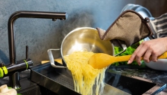 SKORO 10 ODSTO GRAĐANA EU GLADUJE! Svaki deseti građanin sebi ne može da obezbedi pravi obrok