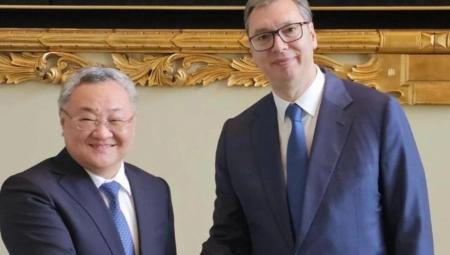 VUČIĆ SA STALNIM PREDSTAVNIKOM KINE PRI UN Srbija pokazala da nijedan ratni zločin ne sme ostati nekažnjen