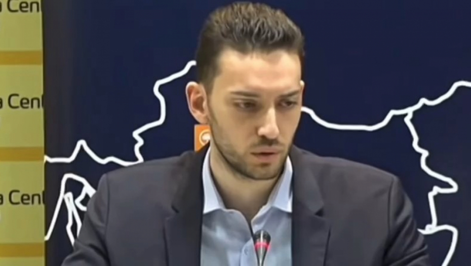 VUČIĆ U NJUJORKU BIJE BITKU ZA CELU SRBIJU Za to vreme, Grbović kaže: Mi ćemo priznati genocid u Srebrenici kad dođemo na vlast! (VIDEO)