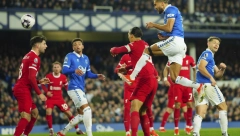 LIVERPUL SE OPRAŠTA OD TITULE Everton slavio u derbiju, poker Junajteda