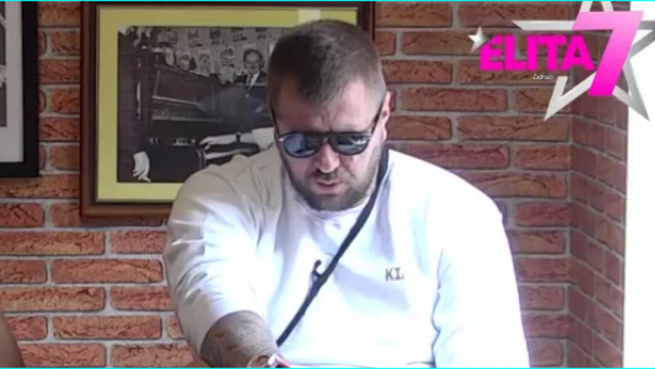 TRAGIČAN DAN ZA JANJUŠA! U suzama se obratio porodici, saopštena tužna vest u programu uživo!