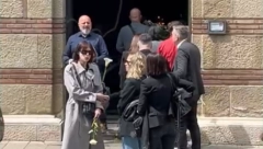 BOLNE SCENE NA SAHRANI BOJANE JANKOVIĆ! Koleginica zajecala na sav glas, a stigla je i ona!