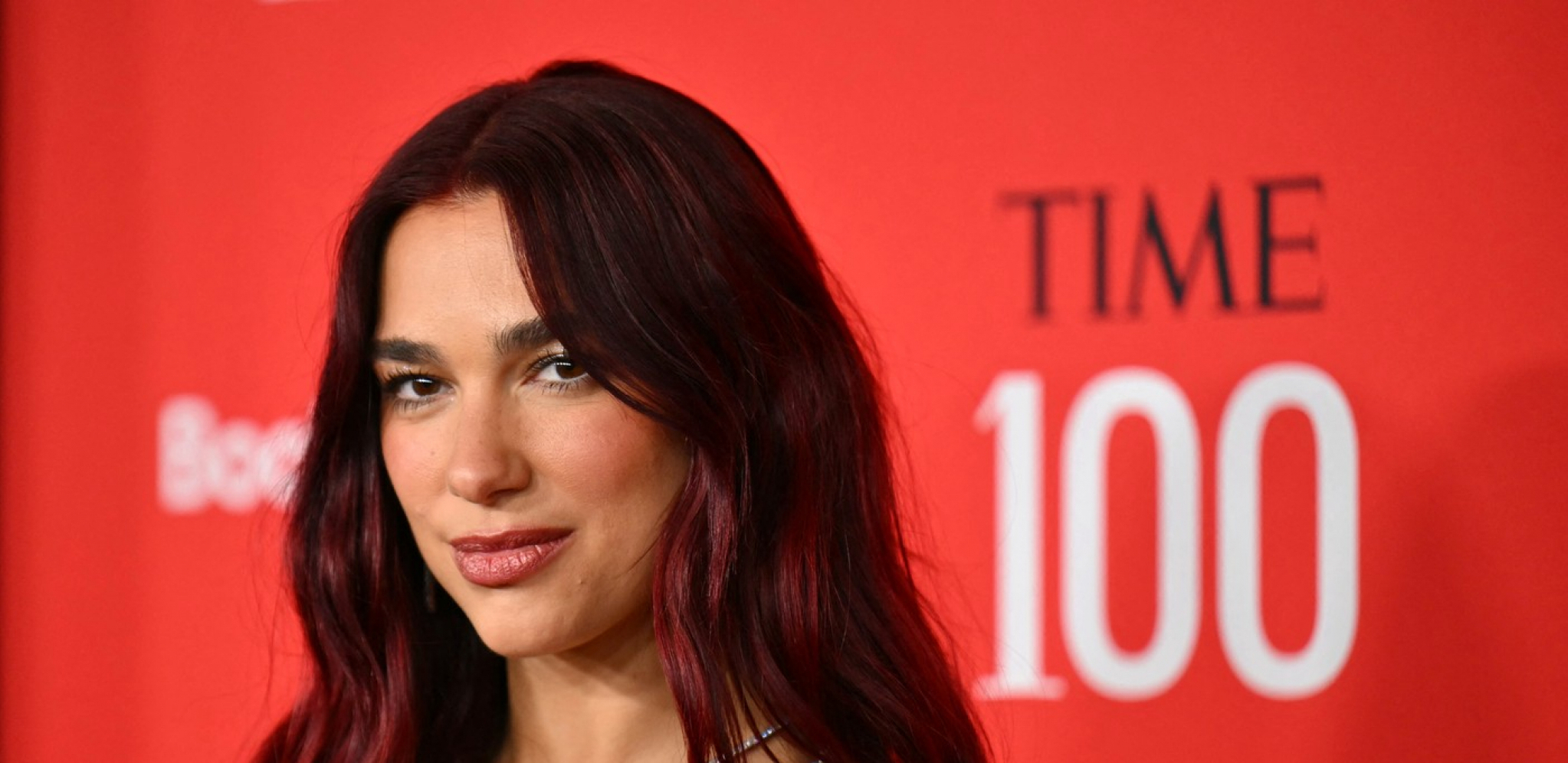 "PRESTANI DA SE BLAMIRAŠ, SRAMOTA" Novi skandal albanske pevačice, komentari pljušte, doživela peh kakav se ne pamti!