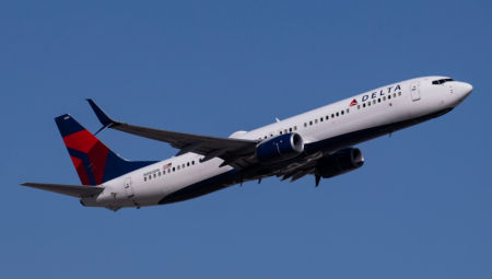 TOKOM LETA OTPAO DEO AVIONA Drama u vazduhu, HITNO sleteo u Njujork (FOTO)