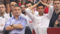 NOVAK MOMENTALNO DOŠAO U BOLNICU Srpski teniser uz oca Srđana u Urgentnom centru