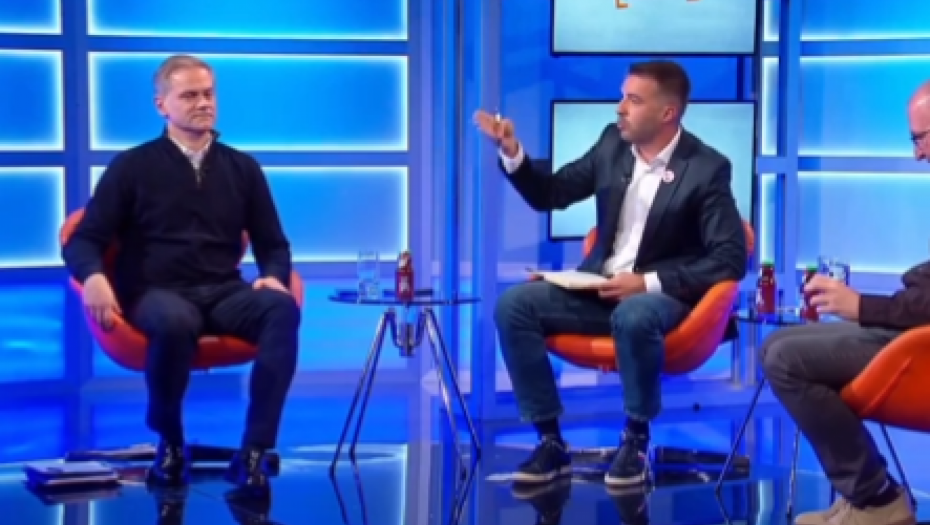 SVAĐA ĐILASOVCA I SAVE MANOJLOVIĆA: "Ponašate se kao ožalošćena porodica!"; "A VI KAO ZABAVLJAČ GOSPODARA!"