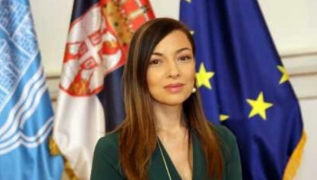 NOVOSAĐANKA ADRIJANA MESAROVIĆ JE NOVO LICE U VLADI SRBIJE Dodeljeno joj ministarstvo privrede